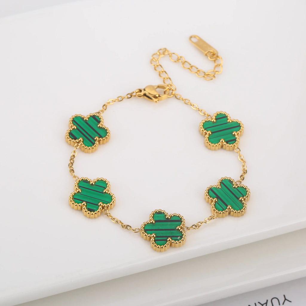 Pulseira Ajustável de Trevo com Cinco Pétalas em Aço Inoxidável