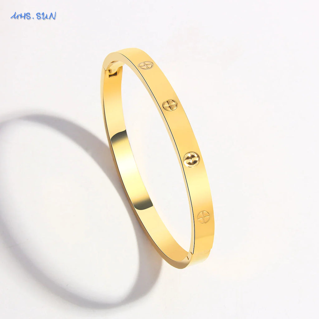 Pulseira Aura — Cruz Delicada Banhada a Ouro e Prata