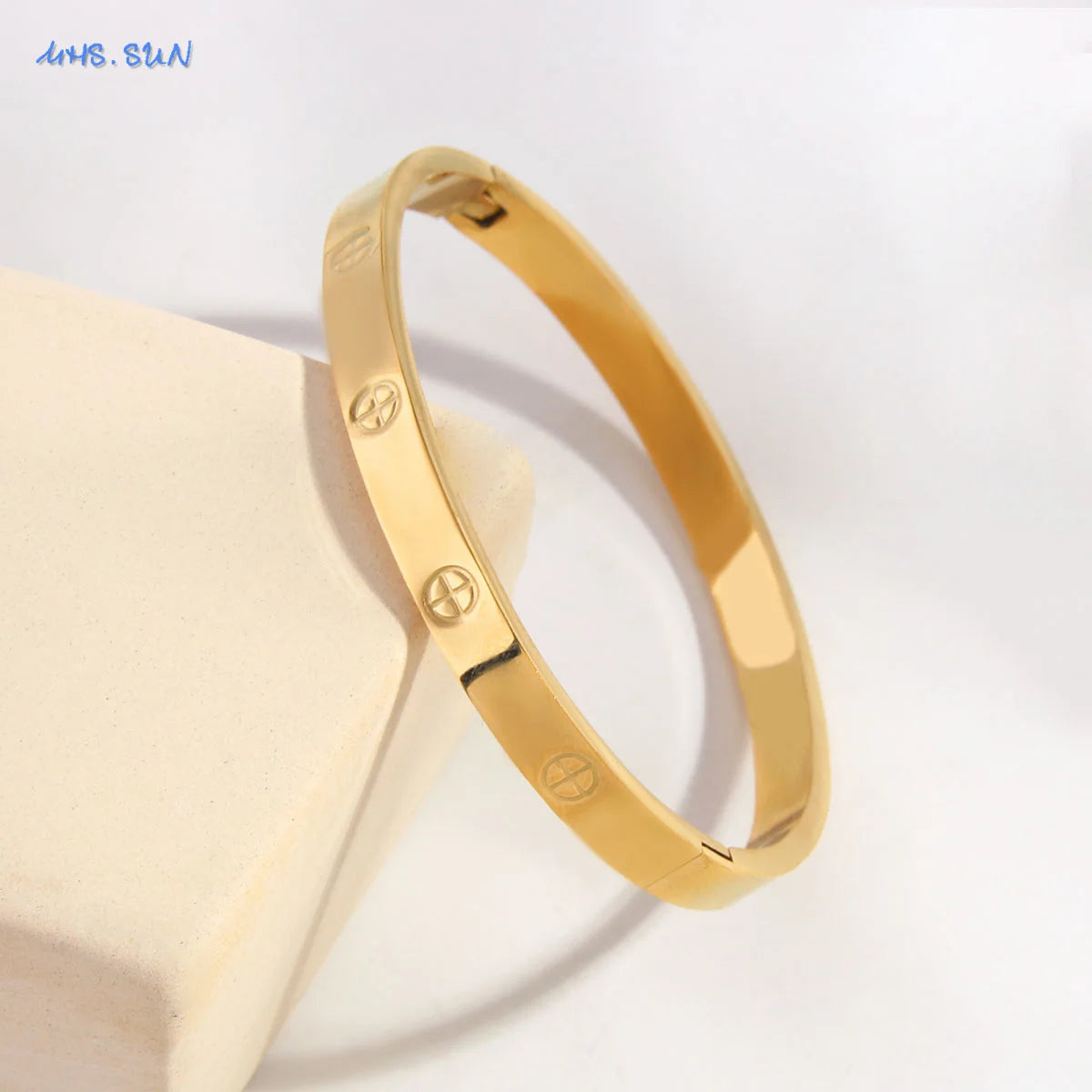 Pulseira Aura — Cruz Delicada Banhada a Ouro e Prata