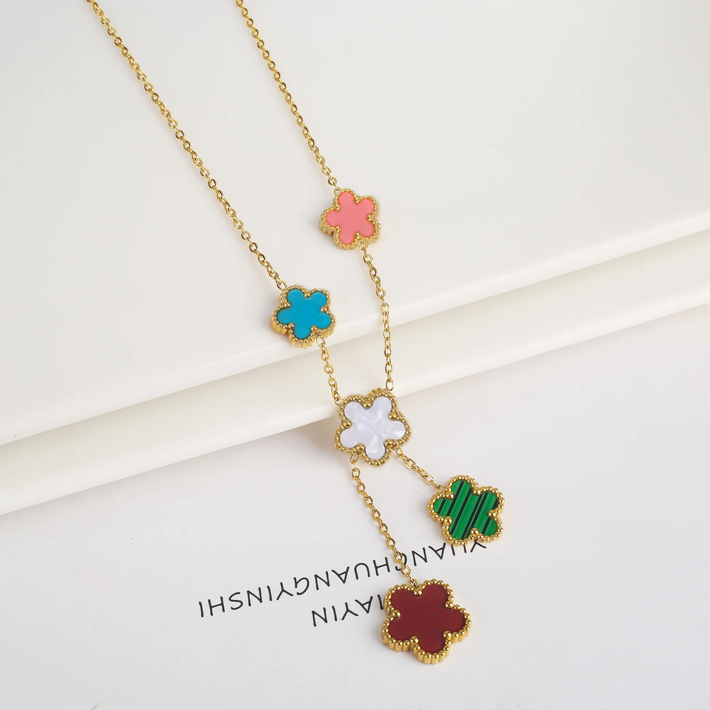 Pulseira Ajustável de Trevo com Cinco Pétalas em Aço Inoxidável